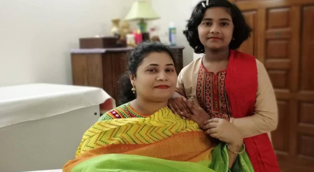 মায়ের দেহে ৩০টি, কন্যার দেহে অন্তত ৬টি ছুরিকাঘাত