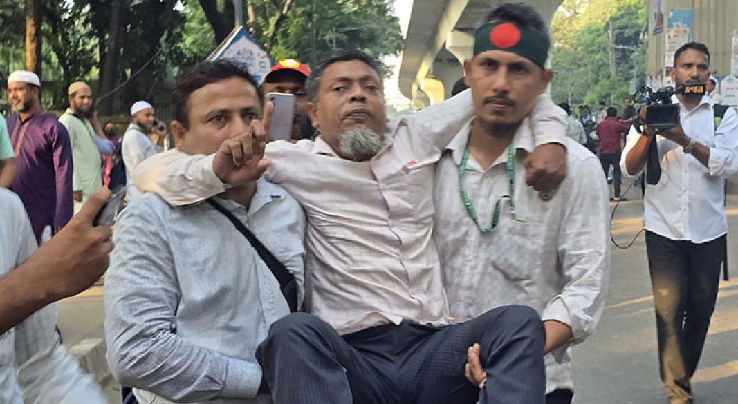 অনির্দিষ্টকালের জন্য কর্মবিরতি ঘোষণা প্রাথমিক শিক্ষকদের