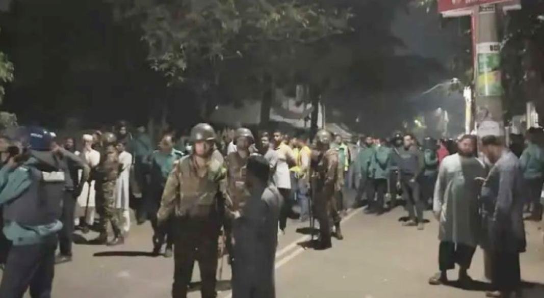 ঢাকা আলিয়ায় দফায় দফায় সংঘর্ষ, পরিস্থিতি নিয়ন্ত্রণে সেনা মোতায়েন