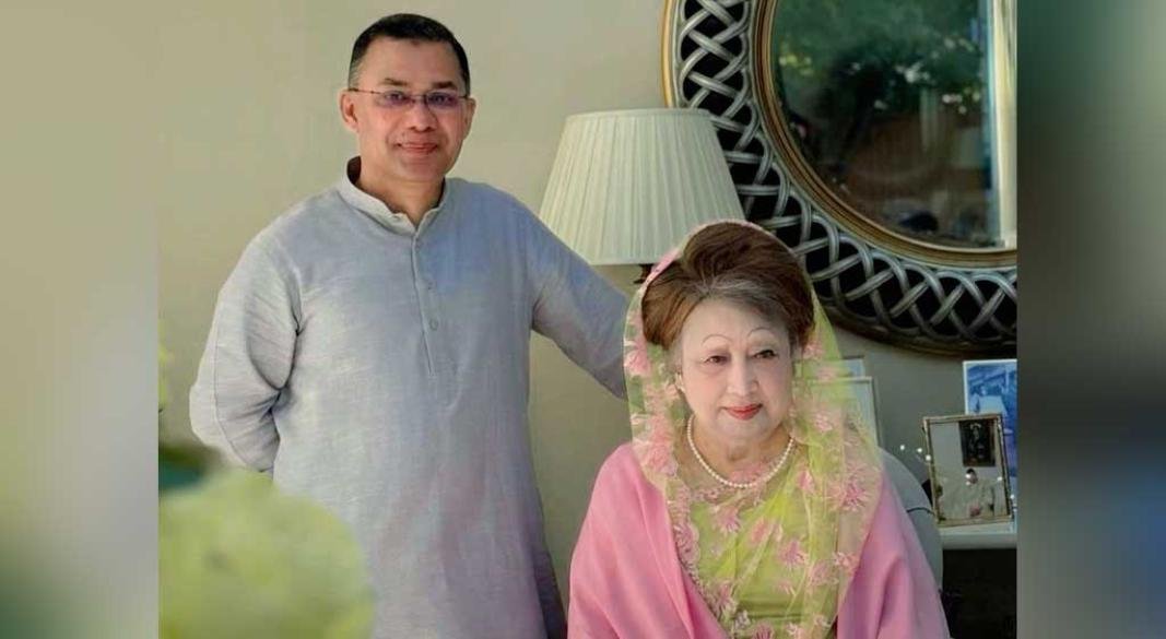 একসঙ্গে বিএনপির চেয়ারপারসন বেগম খালেদা জিয়া ও ভারপ্রাপ্ত চেয়ারম্যান তারেক রহমান। ফাইল ছবি