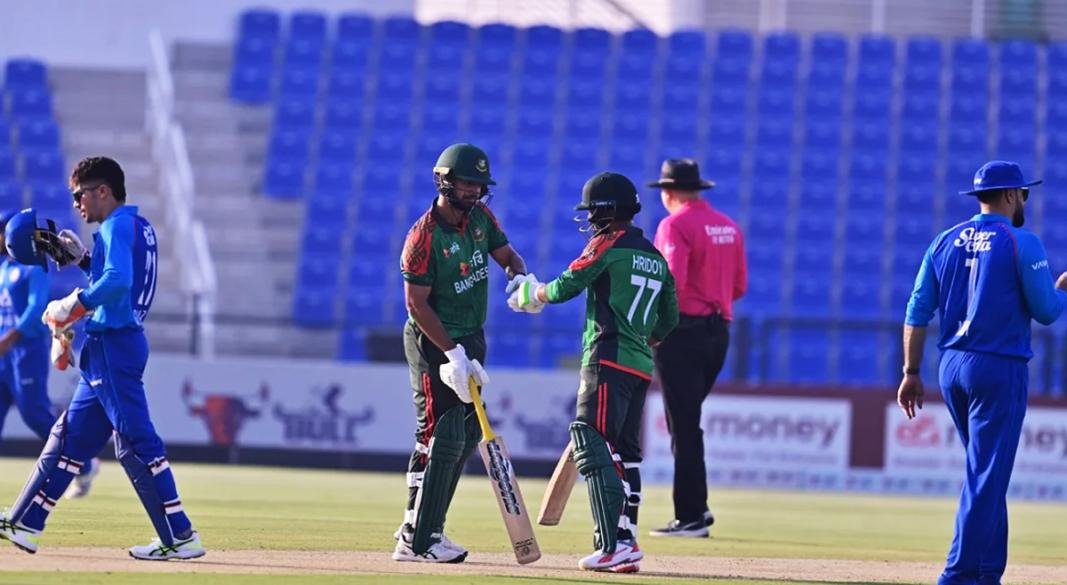জোড়া অর্ধশতকের উপর ভর করে বাংলাদেশ দিলো আফগানদের সামনে মাঝারি লক্ষ্য