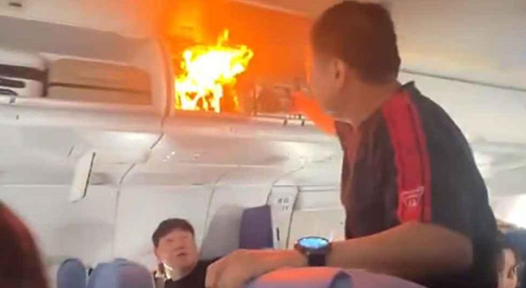 এবার মাঝ আকাশে বিমানে আগুন, জরুরি অবতরণ