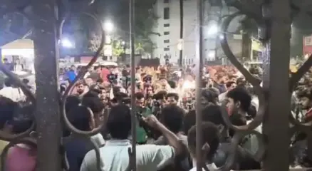 ছাত্রদল-শিবির সংঘর্ষ, ঢাকা বিশ্ববিদ্যালয়ে থমথমে পরিস্থিতি